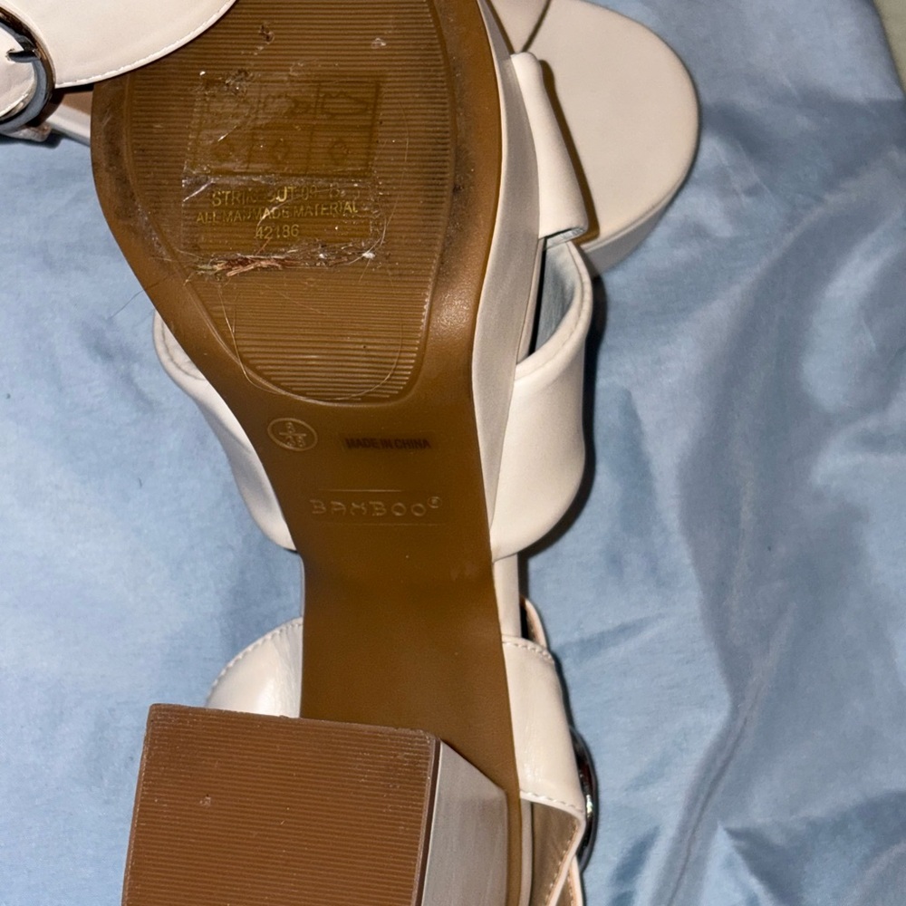 BAMBOO White Platform Sandals - Picture 4 of 4
